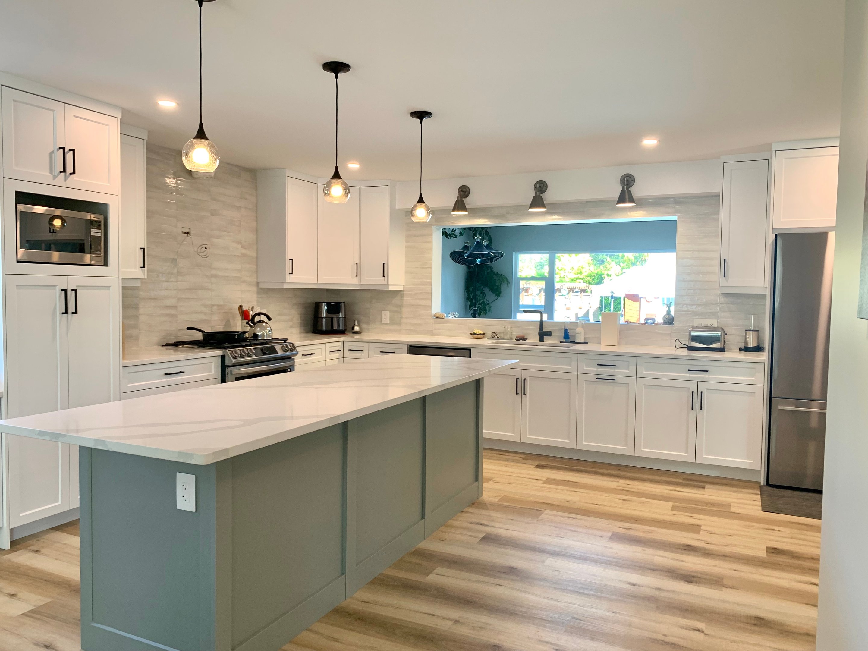 Custom kitchen by Top Choice Cabinets