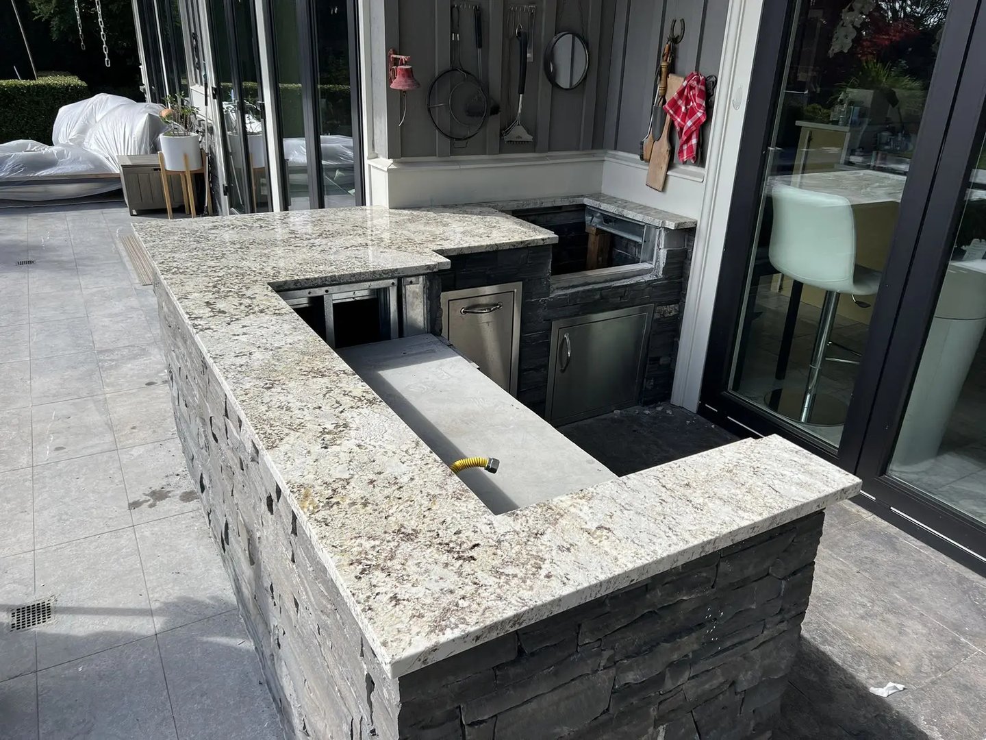Countertop installation 16