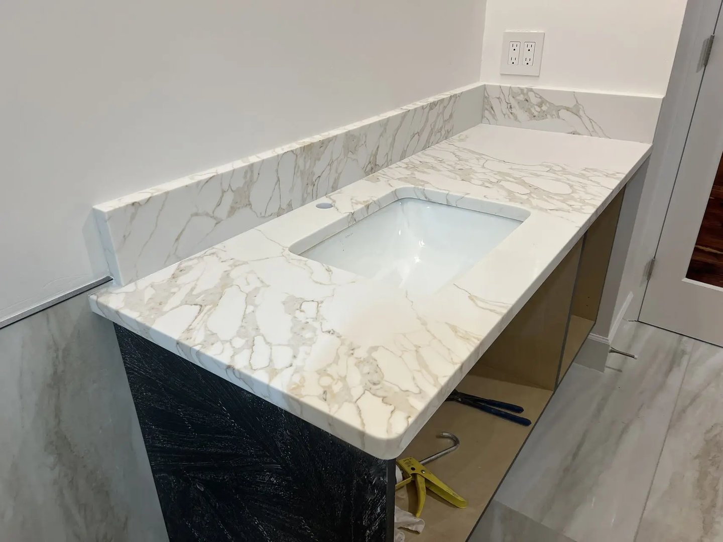 Countertop installation 19
